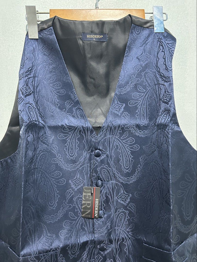 Hisdern Paisley Vest (Category: Vests) located in Quezon City. Submitted by jjsurplus_23 (Listing ID 1466503180, Image 2). Description: .