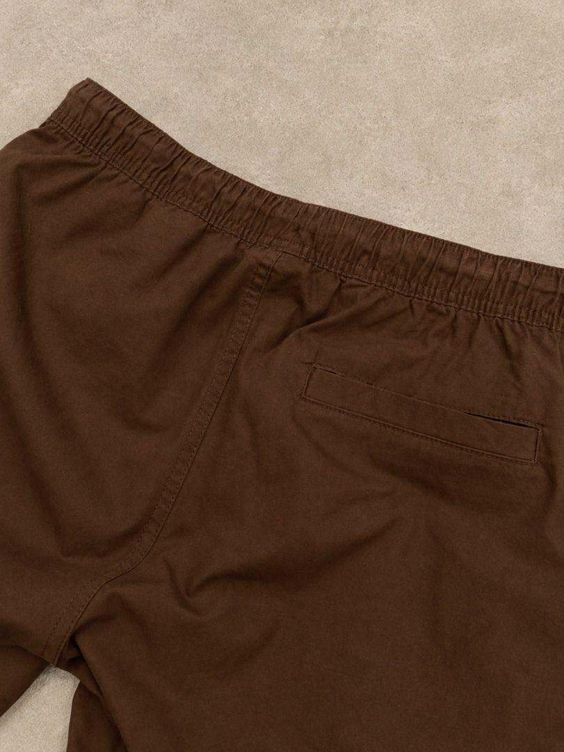 H&M Choco Brown Easy Shorts (Category: Shorts) located in Cadiz. Submitted by davidspothead (Listing ID 1466353843, Image 3). Description: Medium on tag Waist 32 to 34 Length 18.5" Good as new.