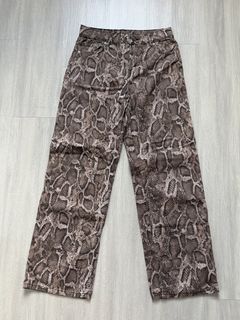 (Category: ) located in . Submitted by confessionsofshopaholics (Listing ID 1466379088, Image 1). Description: .