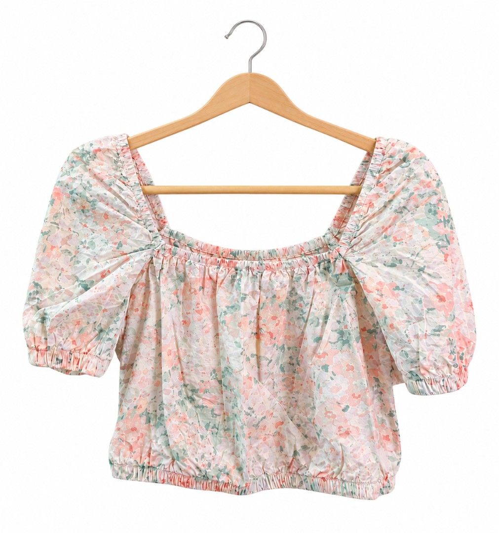 H&M FLORAL PUFF SLEEVES TOP 🌸 (Category: Blouses) located in Caloocan City. Submitted by g.collections (Listing ID 1466491041, Image 1). Description: - Size: S - Material: 100% Cotton (Made in India) - Design: Pink & green floral print, square neckline, short puff sleeves with elastic cuffs - Fit: Fully stretchy smocked body and elasticated bottom hem for comfort - Condition/Vibe: Light, breezy, and perfect for warm weather H&M FLORAL PUFF SLEEV