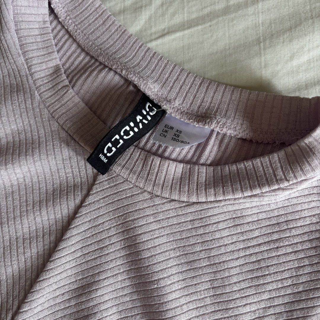 H&M Lavender Twisted Crop Top (Category: Others Tops) located in Binan City. Submitted by myprelovedhaul (Listing ID 1466399799, Image 2). Description: - fits xs to small! - no when worn photos! - last price posted! - please message only if sure buyer! - limited replies only. - Available unless mark as sold. - Ship via j&t or lalamove for same day. -Mode of payment: Gcash 📍Biñan Laguna .