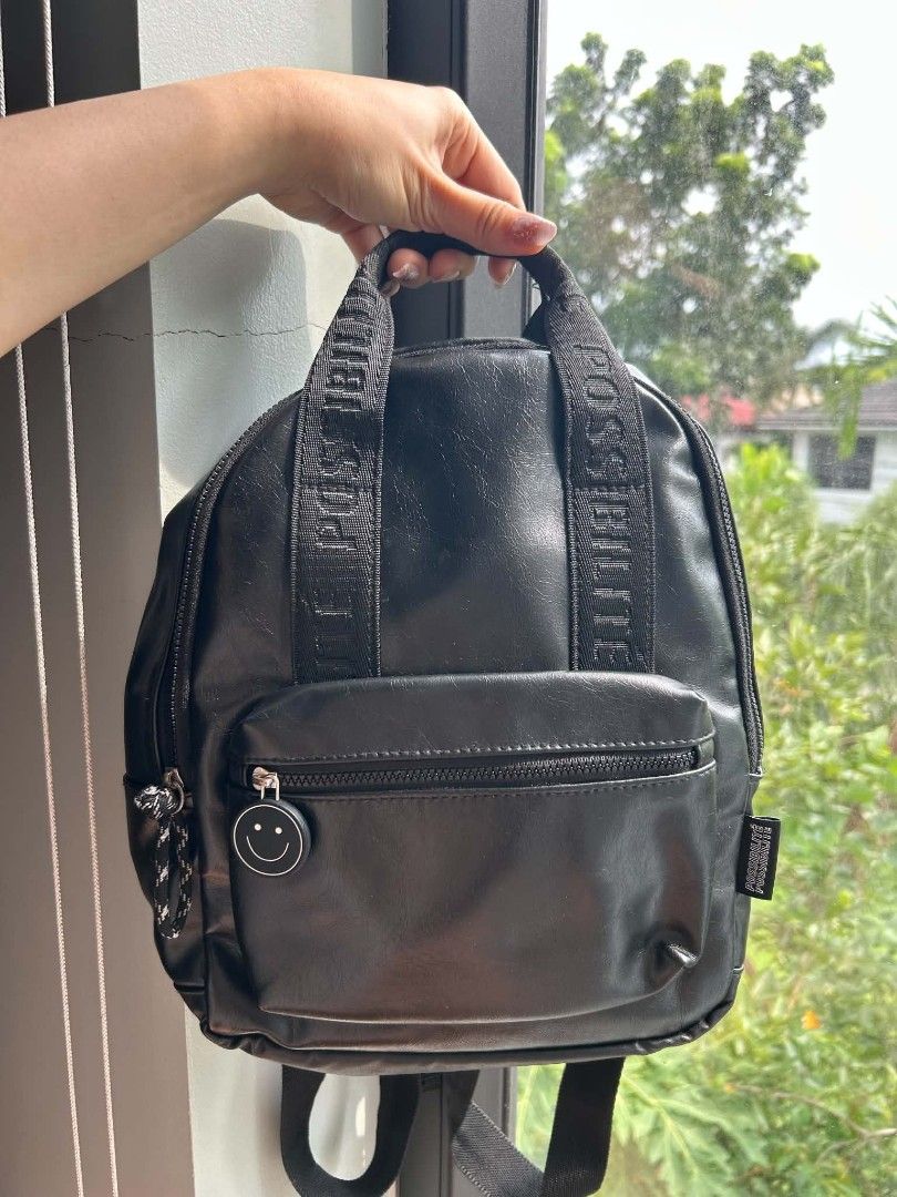 H&M Mini Backpack (Category: Backpacks) located in Bulacan. Submitted by dreivllnv (Listing ID 1466447147, Image 2). Description: H&M Mini Backpack 200 fits 11inch ipad/umbrella/18oz water bottle 📍Alabang 🚚 JnT/Lalamove 💰 Gcash/Bank Transfer/GoTyme.