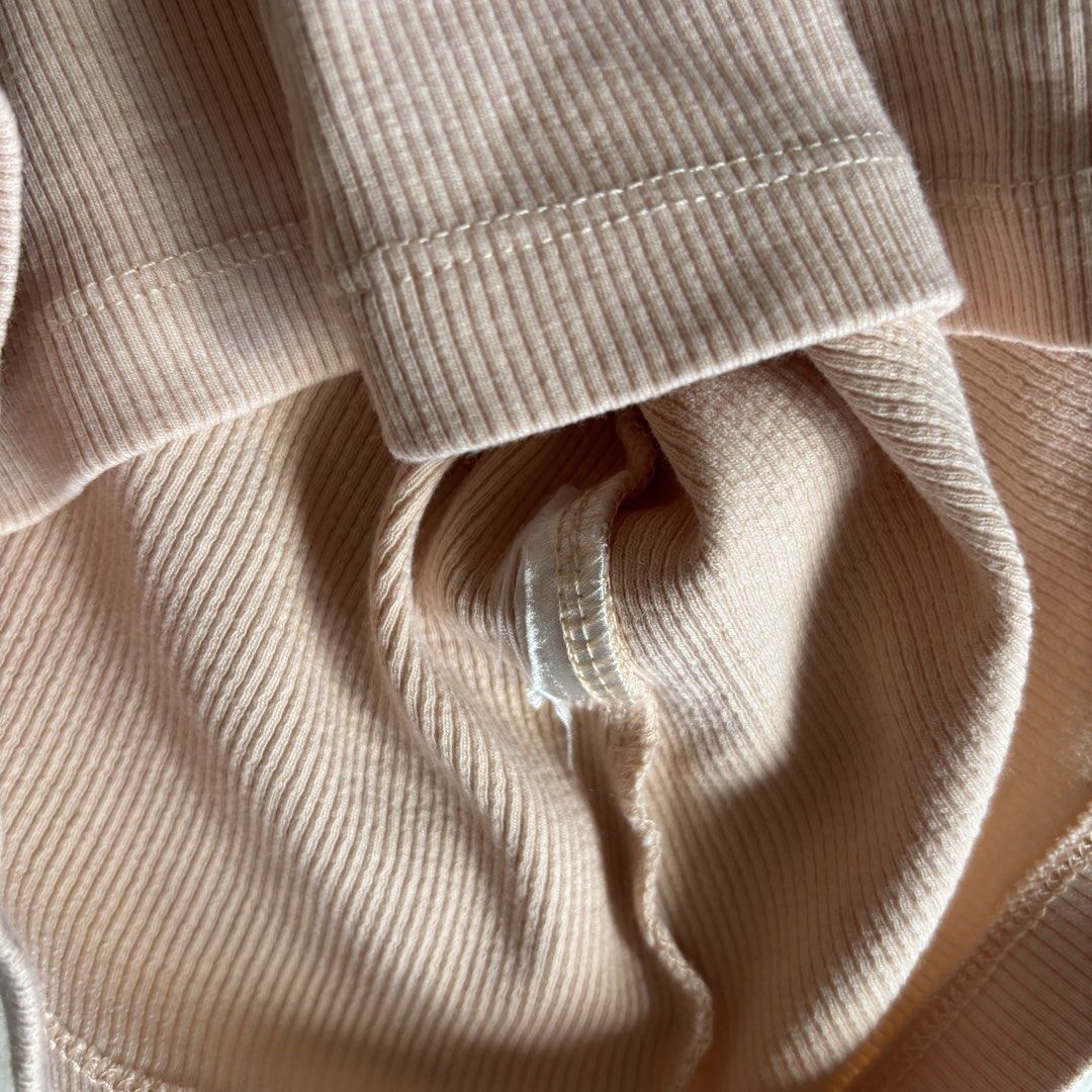 H&M Peach Racerback Full length Top (Category: Sleeveless) located in Binan City. Submitted by myprelovedhaul (Listing ID 1466402688, Image 3). Description: - fits xs to medium! - no when worn photos! - last price posted! - please message only if sure buyer! - limited replies only. - Available unless mark as sold. - Ship via j&t or lalamove for same day. -Mode of payment: Gcash 📍Biñan Laguna .