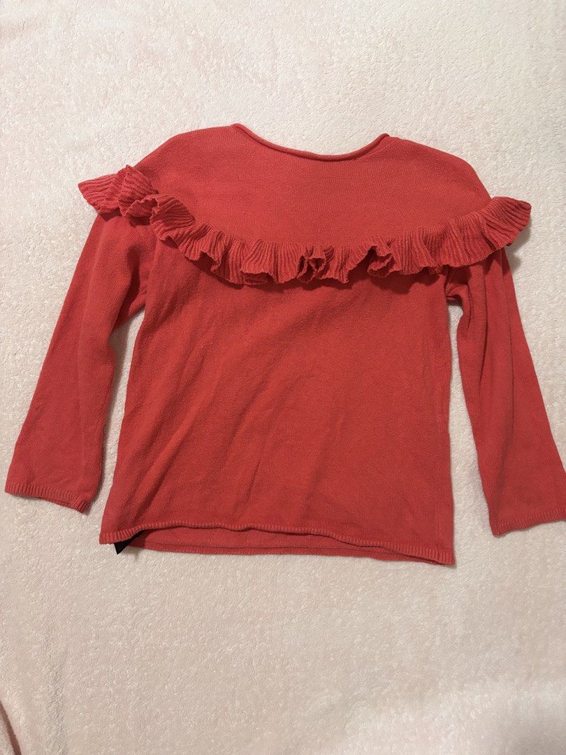 H&M Ruffle-Trimmed Knit Sweater (Category: Babies & Kids Fashion) located in Quezon City. Submitted by closettreasure123 (Listing ID 1466487001, Image 2). Description: Flaws: small hole at the neckline seam but unnoticeable when worn Just needs sewing 18-24months .