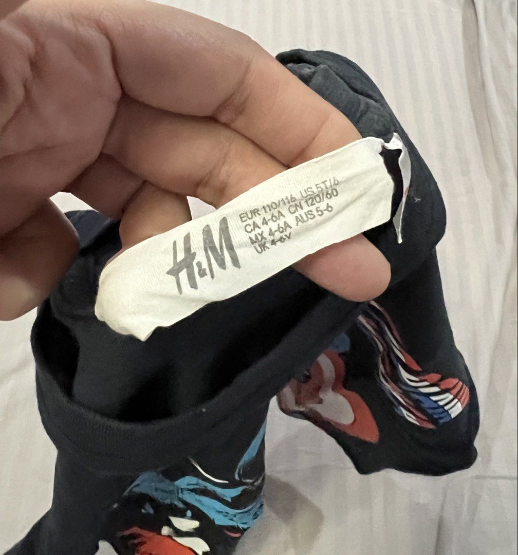 H&M Shirt 5-6Y (Category: Babies & Kids Fashion) located in San Juan City. Submitted by addieandmatty (Listing ID 1466360150, Image 2). Description: .