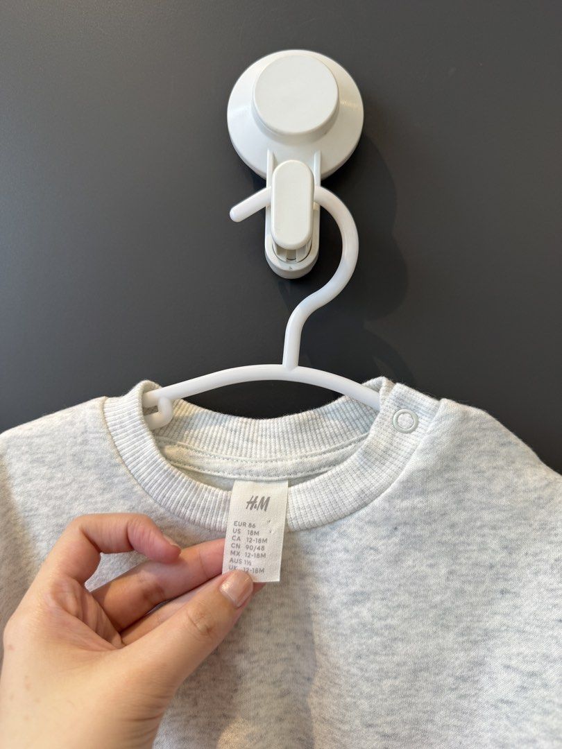 H&M Sweatshirt (12-18 months, Worth Php799) (Category: Babies & Kids Fashion) located in Manila. Submitted by beautygoddess (Listing ID 1466386891, Image 3). Description: .