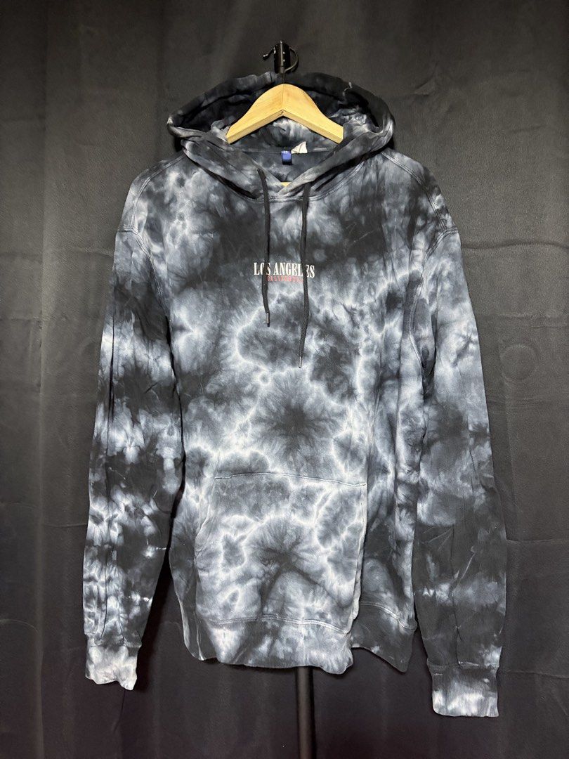 H&M Tie Dye Los Angeles Jacket (Category: Coats, Jackets and Outerwear) located in Dasmarinas. Submitted by andrae03 (Listing ID 1466374832, Image 1). Description: Medium to Large.