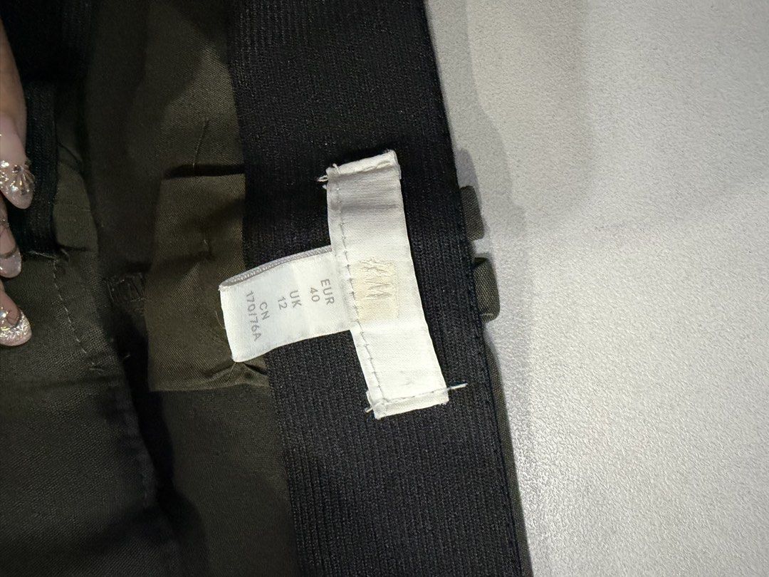 H&M Trouser (Category: Other Bottoms) located in Quezon City. Submitted by jdmc16 (Listing ID 1466352146, Image 3). Description: .