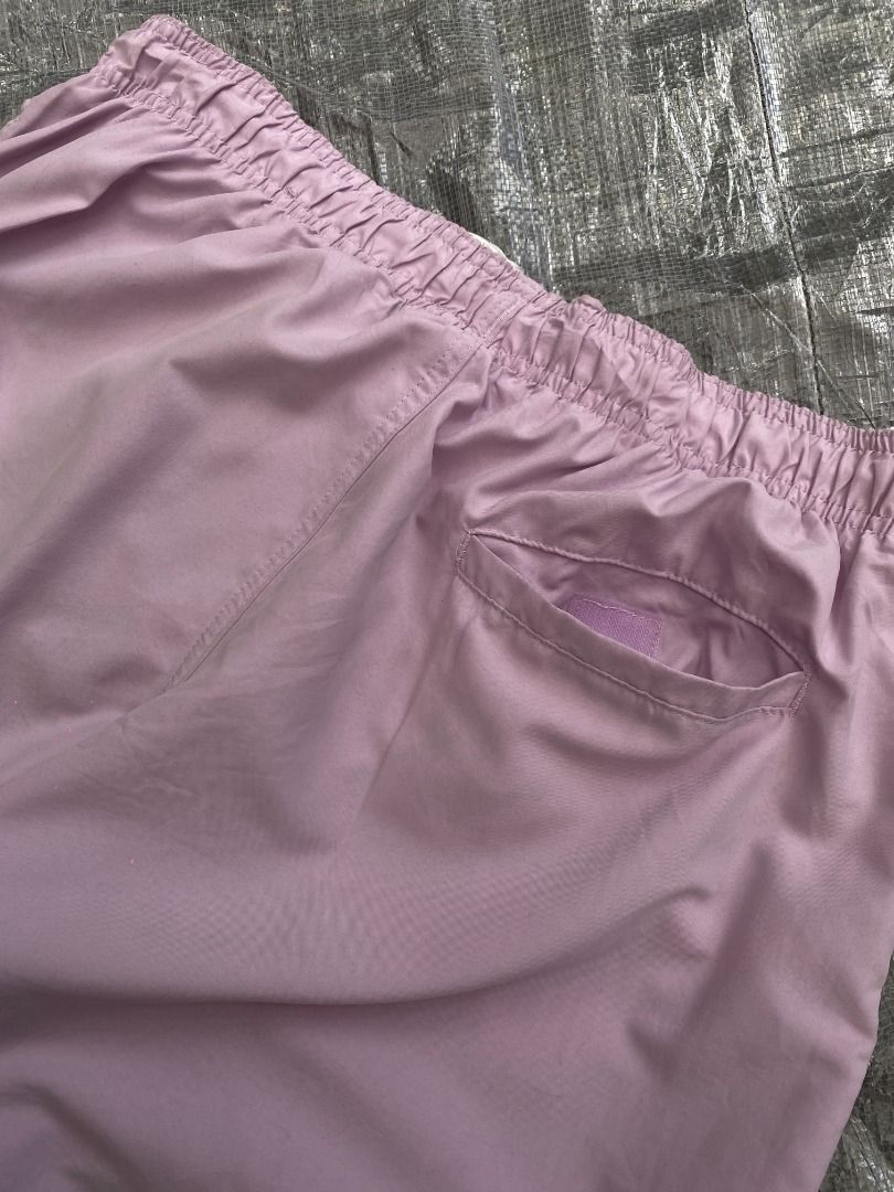 H&M Woven Nylon Shorts (Category: Swim Trunks & Board Shorts) located in Cadiz. Submitted by davidspothead (Listing ID 1466353972, Image 3). Description: Large on tag Waist 32 to 36 Length 16.5" Excellent condition.