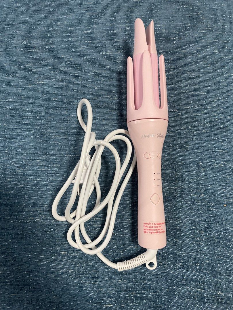 Hodekt Automatic Curling Iron (Category: Hair) located in Iloilo. Submitted by sesamhie_ (Listing ID 1466513613, Image 1). Description: Hodekt 32mm Automatic Curling Iron - no comb - only used once - no issue.