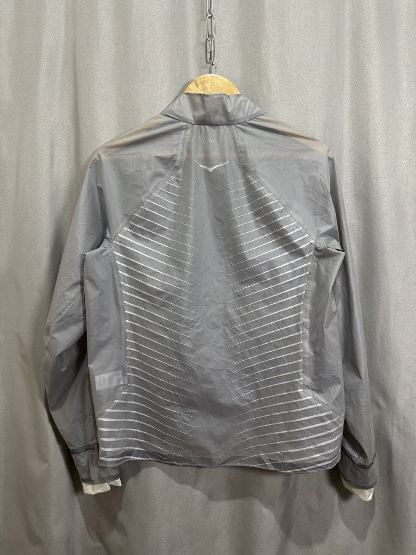Hoka One Performance Shield Jacket (Category: Activewear) located in Meycauayan. Submitted by itstimothrifts (Listing ID 1466386421, Image 3). Description: Hoka One Performance Shield Jacket Excellent Condition Scratch on shoulder (unnoticeable) Medium on tag Width 20.5 Front Length 24.5 Back Length 25.5 .