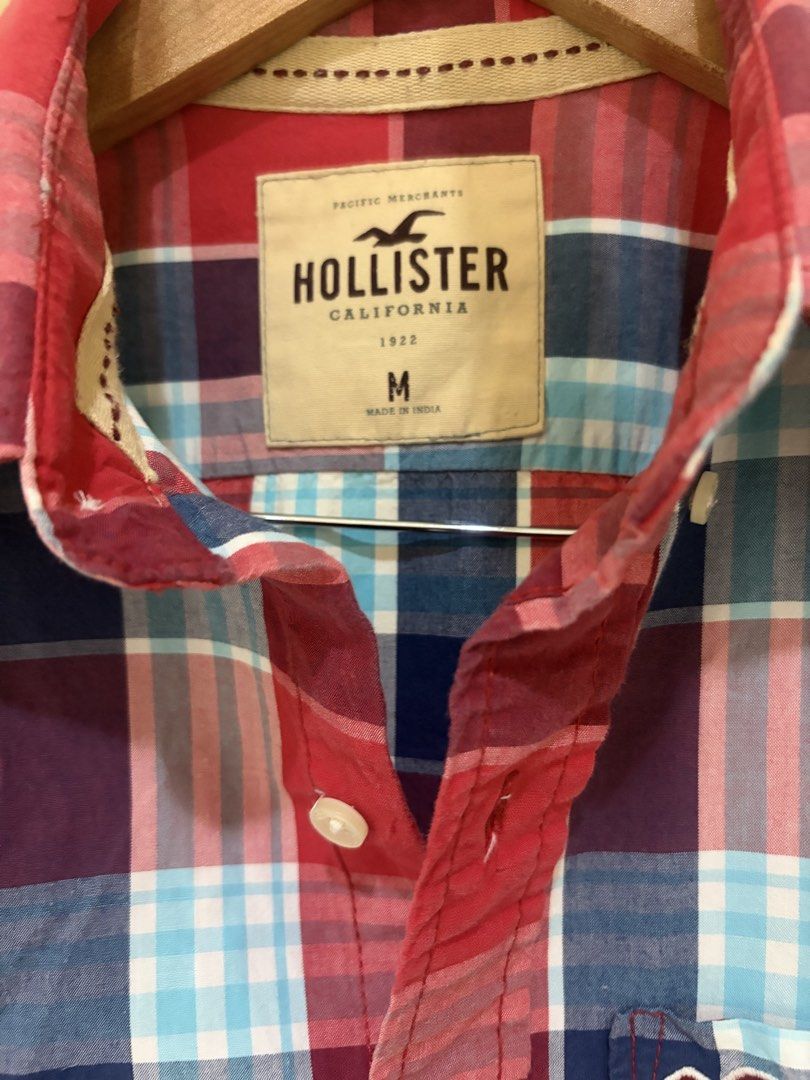 Hollister (Category: Tshirts & Polo Shirts ) located in Mandaluyong City. Submitted by rachel.cadiz (Listing ID 1466448963, Image 2). Description: Medium size (kids) (for boys) 💯Authentic Used only once in excellent condition.