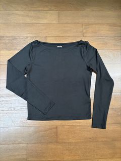 (Category: ) located in . Submitted by capycloset (Listing ID 1466425718, Image 1). Description: .
