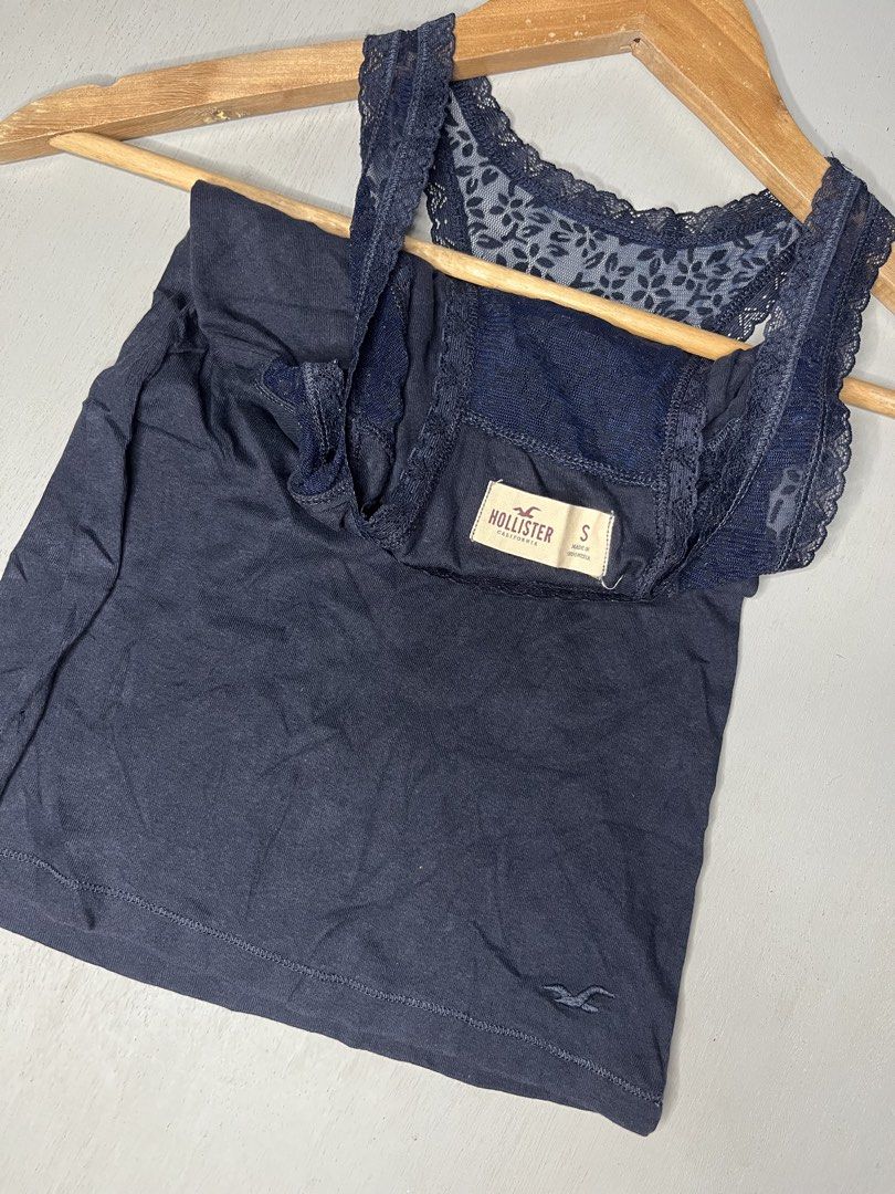 HOLLISTER SIZE SMALL (Category: Others Tops) located in Catbalogan. Submitted by wayndsyclee. (Listing ID 1466424937, Image 2). Description: HOLLISTER SIZE SMALL EXCELLENT CONDITION ISSUE MINIMAL ASA PIC PO COLOR RATE 9/10 Size small Dimes:w17/L24.