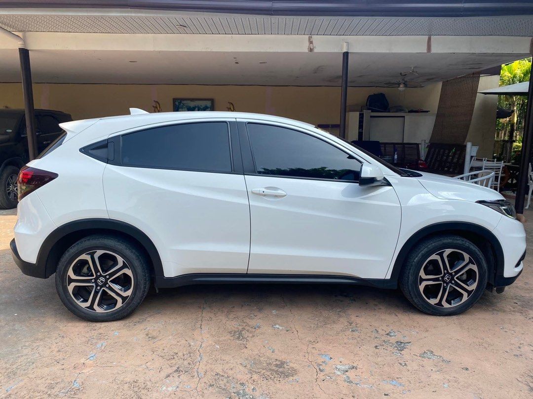 Honda HR-V 1.8L Auto (Category: Used Cars) located in Manila. Submitted by getreadyandeclutter (Listing ID 1466494000, Image 2). Description: FOR SALE! 2021 Honda HRV - White Automatic Transmission EP 2 47K odometer reading Casa maintained with records With Booklet/Manual Long drive ready Seller owner, Lady-owned! For viewing Location: Tabang, Guiguinto, Bulacan RFS : Car Upgrade Price: 620K FIXED plus friendship See to appreciate Feel free to in