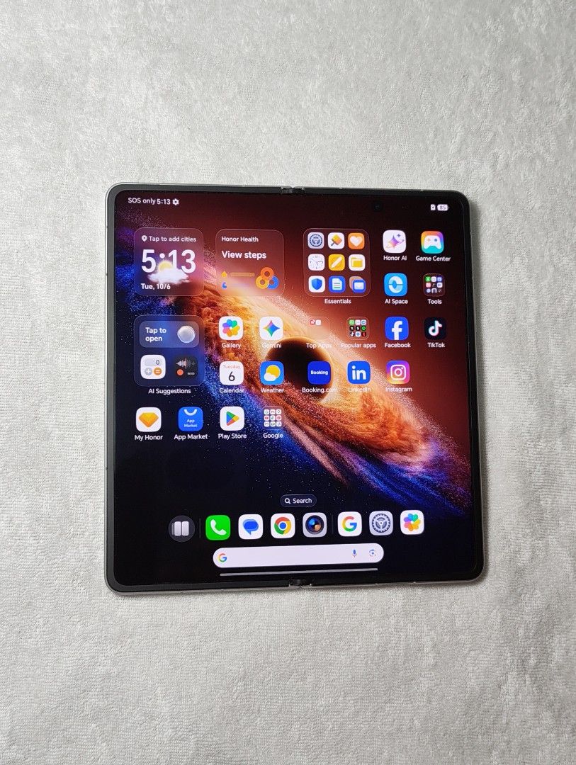 HONOR MAGIC V6 GLOBAL ROM (Category: Android Others) located in Caloocan City. Submitted by Yhangyhang (Listing ID 1466507431, Image 3). Description: FOR SALE! HONOR MAGIC V6 16GB / 512GB GLOBAL ROM OPENLINE TO ALL NETWORK BRANDNEW CONDITION 100% BATTERY HEALTH 3 CYCLE COUNT ONLY UNIT & CHARGER ONLY CHECK & TEST ALL YOU WANT MEET UP, PICK UP & COD PM! PM!.