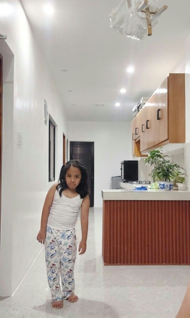 House and lot (Category: House & Lot) located in Antipolo. Submitted by goldjewelry_88 (Listing ID 1466429495, Image 3). Description: flood free pinakamataas na lugar sa angono lot 150sqm floor plan 110sqm fully furnished (bago lahat ang gamit) 2 t&bath (with bathtub) 2 bedrooms with aircon living room with aircon please pm for more details location: meralco village mahabang parang angono rizal.