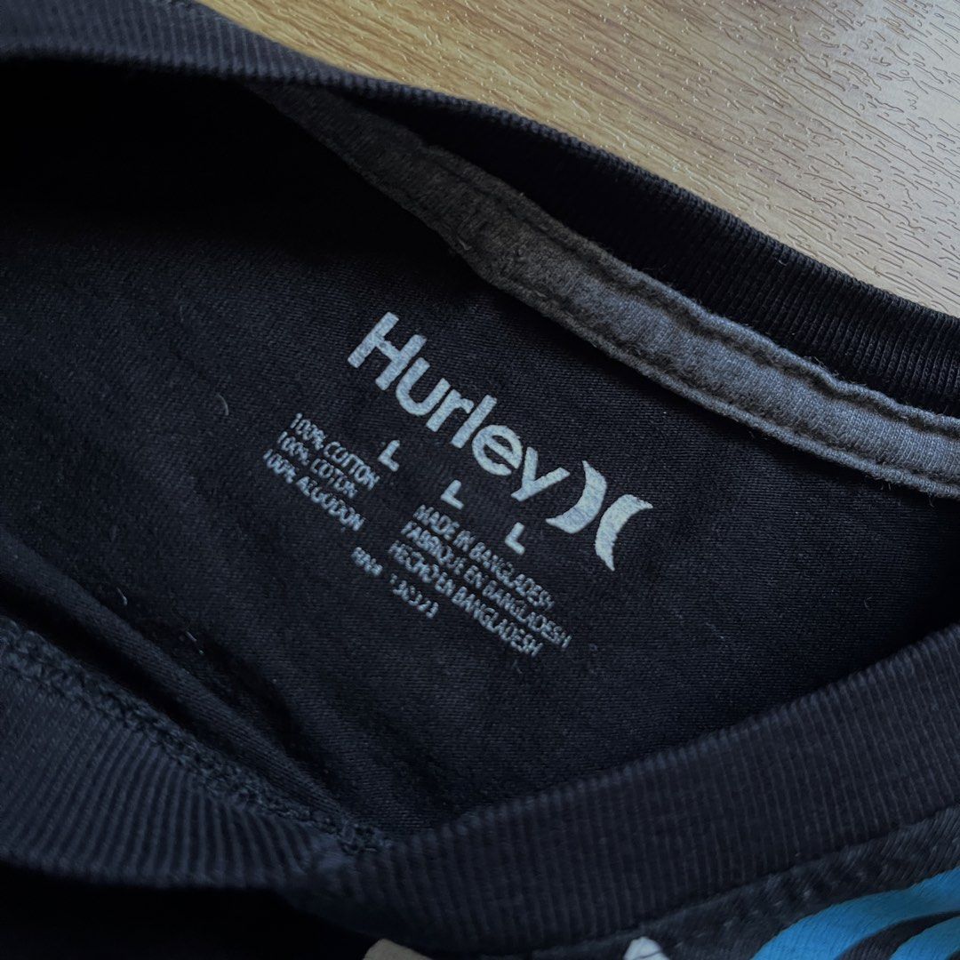 Hurley (Category: Tshirts & Polo Shirts ) located in Cavite. Submitted by ofwgtanck (Listing ID 1466417747, Image 3). Description: Hurley Width: 18 Length: 26 Issue: Hairlines .