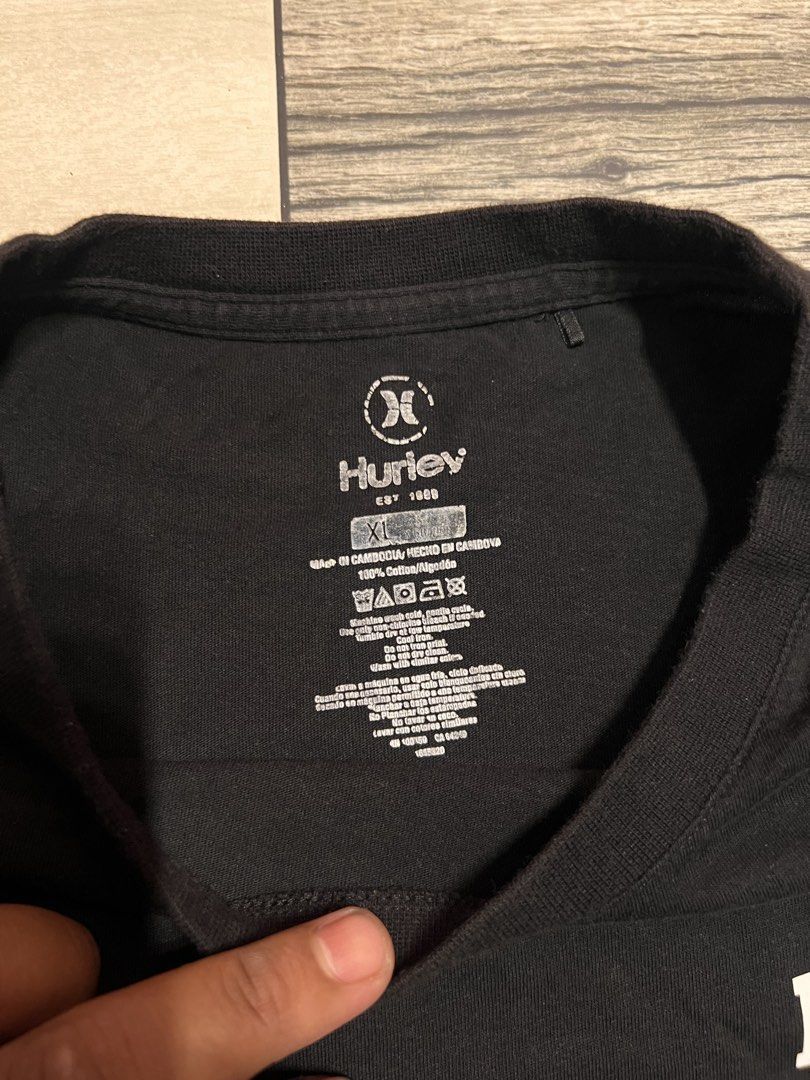 Hurley long sleeves (Category: Coats, Jackets and Outerwear) located in Silay City. Submitted by jeffreyxsummer (Listing ID 1466459258, Image 2). Description: See photo for more details.