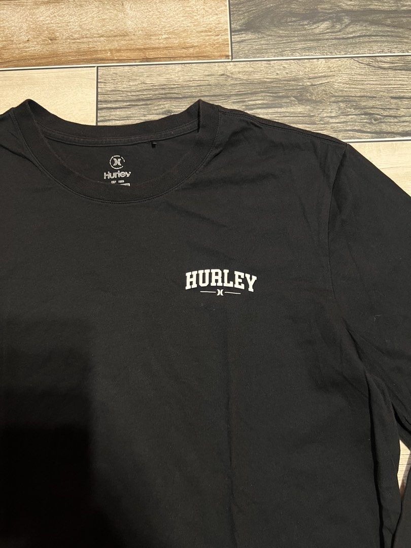 Hurley long sleeves (Category: Coats, Jackets and Outerwear) located in Silay City. Submitted by jeffreyxsummer (Listing ID 1466459258, Image 1). Description: See photo for more details.