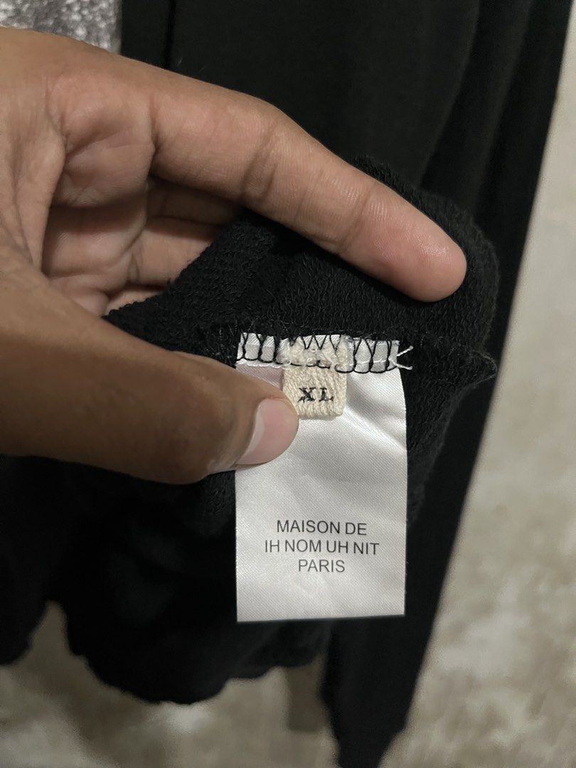 Ih Nom Uh Nit Mask graphic-print sweatshirt (Category: Coats, Jackets and Outerwear) located in Santa Cruz. Submitted by thriftgane0.2 (Listing ID 1466387765, Image 3). Description: EXCELLENT CONDITION NOBISSUE DIMES-25x31.