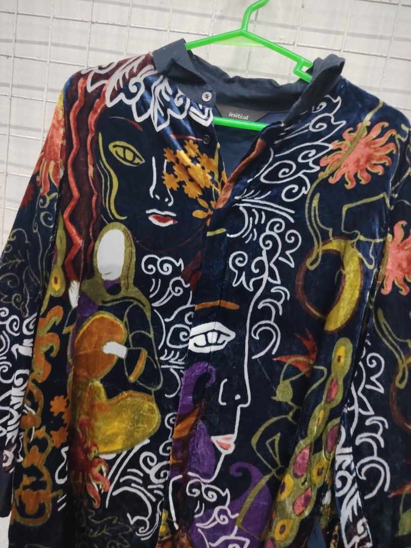 Initial Velvet Abstract Art Print Long Shirt (Category: Shirts) located in Cavite. Submitted by lookksph (Listing ID 1466452477, Image 2). Description: FOR SALE NO ISSUE PM FOR MORE DETAILS MODE OF PAYMENT G CASH .