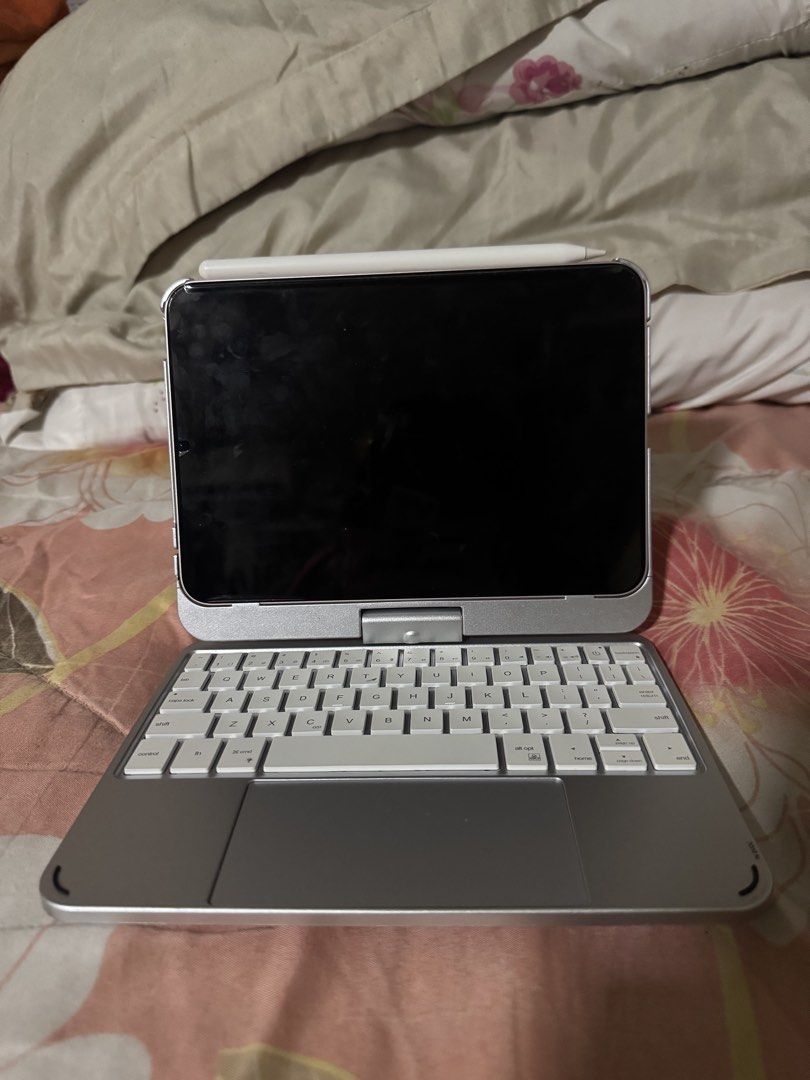 iPad Mini 6 (Category: iPad) located in Mabalacat. Submitted by grptuazon (Listing ID 1466458587, Image 1). Description: UNIT DETAILS * iPadOs Version: 26.6.1 * Model Color: Roségold * Model Name: iPad Mini (6th Generation) * Capacity: 256 GB * Battery Health: 76% * Fully Working * Comes with Original Box INCLUSIONS: * Original Apple Pencil * 360 Keyboard MODE OF PAYMENT * GCASH * BPI .