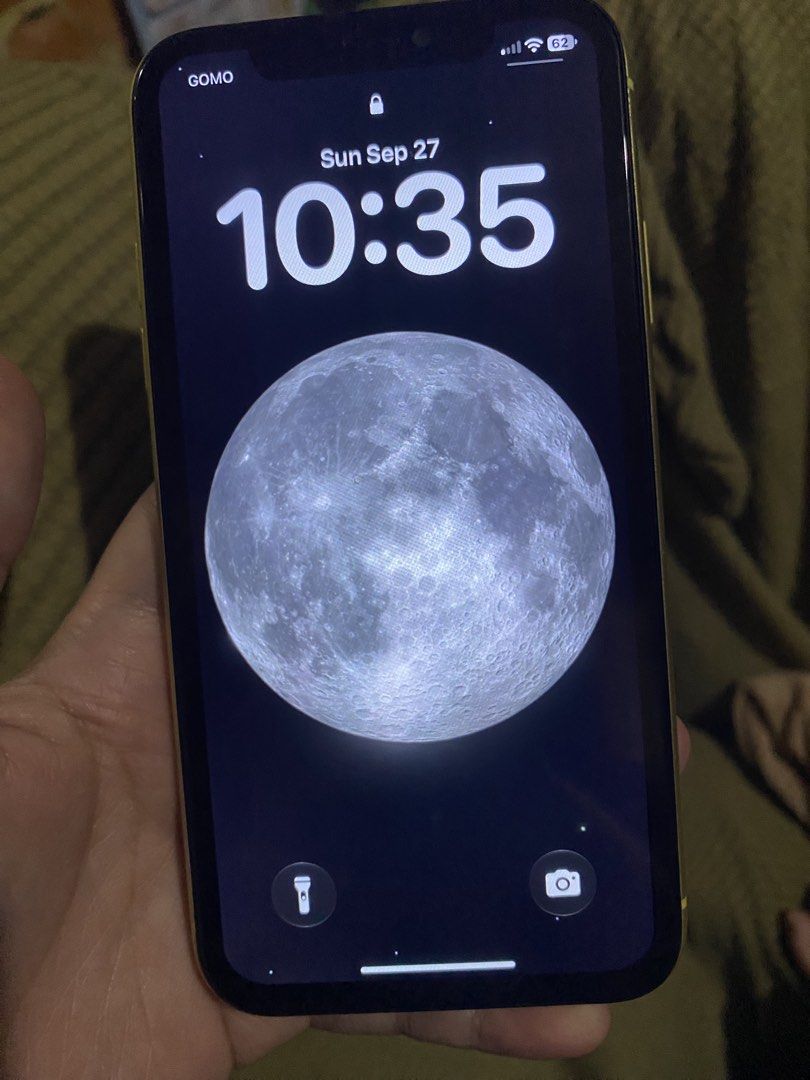 Iphone 11 128 GB (Category: iPhone 11 Series) located in Quezon City. Submitted by gadget_4sale (Listing ID 1466551565, Image 1). Description: Iphone 11 128 GB Factory Unlocked No face id Replaced LCD and Battery 100% No earpiece Openline .