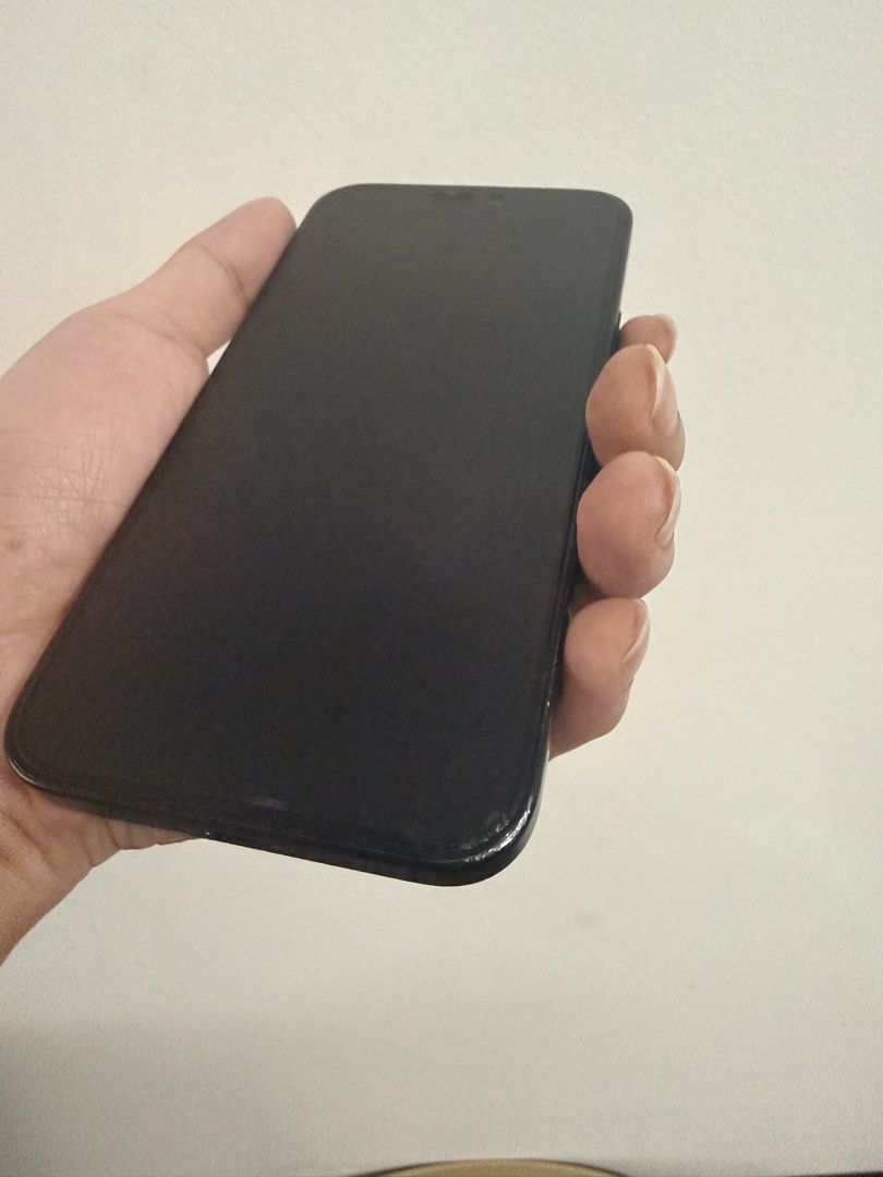 Iphone 15 plus (Category: iPhone 15 Series) located in Makati City. Submitted by gelibells (Listing ID 1466421585, Image 2). Description: 83%battery Life with original cord. No other issues. See photos.
