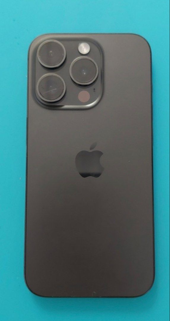 IPhone 15 Pro US version (Category: iPhone 15 Series) located in Manila. Submitted by cksj1994 (Listing ID 1466558289, Image 2). Description: iPhone 15 Pro 128GB (Black Titanium) Quick Specs & Details: Storage: 128GB Color: Black Titanium Battery Health: 86% (Original battery, no replacement history) Cosmetics: 97% Smooth. Very presentable and well-cared for. No hard falls, major dents, or cracks. (Minor signs of daily use). Network: US Version /