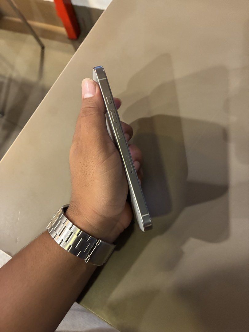 Iphone 16 pro 256gb (Category: iPhone 16 Series) located in Manila. Submitted by tosh.na (Listing ID 1466495841, Image 3). Description: For sale or swap Iphone 16 pro 256gb 88% BH Smartlock Unit only If sale 37,990 fix na If swap 39,990 value .