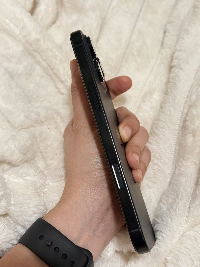 IPHONE 16 PRO MAX 256 GB BLACK (Category: iPhone 16 Series) located in Pasig City. Submitted by hereforless (Listing ID 1466482313, Image 2). Description: No performance issue. 89% BH.