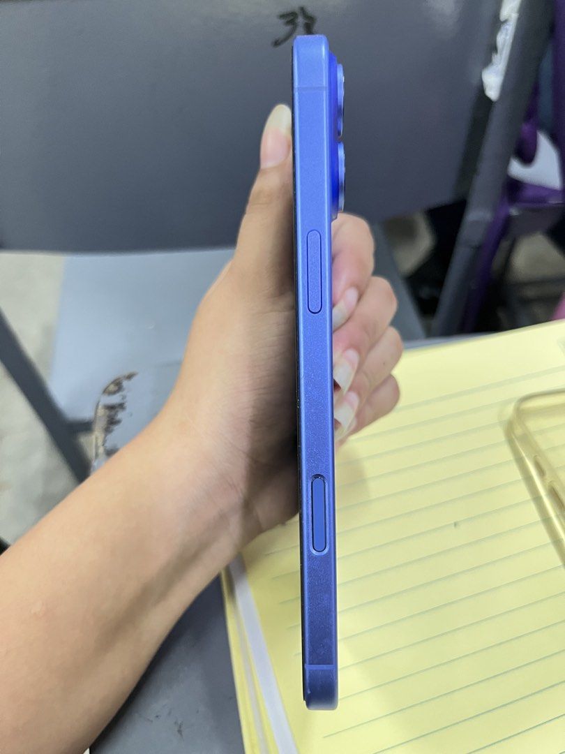 Iphone 16plus 128gb Ultramarine Blue (Category: iPhone 16 Series) located in Quezon City. Submitted by chin_chin_765 (Listing ID 1466520804, Image 3). Description: Iphone 16plus 128gb Ultramarinel 100% BH 40 Cyclecount as of now September 02, 2026 lang nabili 1 month pa lang. Unli check sa meet up no issue. Good as new. (ung tempered may onting basag sa taas kasi nalagay sa loob ng bag pwede naman tanggalin check sa personal.) Offer lang price ba