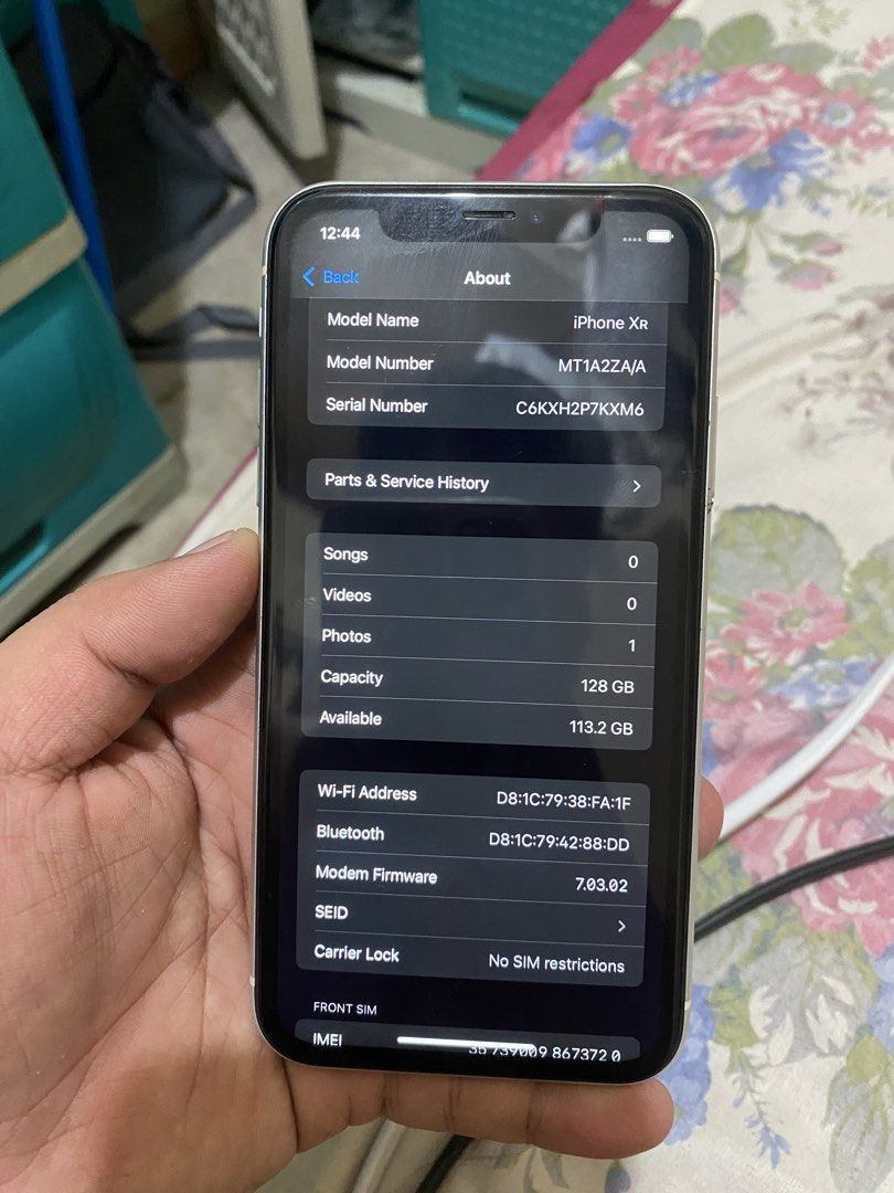 iPhone XR 128GB FU PHYSICAL DUAL SIM (Category: iPhone X Series) located in Pasig City. Submitted by marcrafael (Listing ID 1465433838, Image 2). Description: iPhone XR 128GB FU WHITE Selling price:7999PHP PHYSICAL DUAL SIM DETAILS: IOS 18 already Truetone working Face ID working 60% battery health makunat parin Reset all you want! No icloud issues No repair history Issue? White spot sa screen yun lang normal lang yan sa mga XR series di nakakaaf