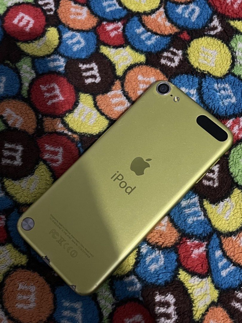Ipod 4th and 5th Gen (Category: Others) located in Manila. Submitted by milamartina123 (Listing ID 1466383499, Image 2). Description: Ipod 4th Gen and Ipod 5th Gen 4th gen - working all aside sa off and on button (i-off lang sa mga assistive touch) - issue sa screen pero touchable pa rin, no ghost touch, pati body (see photos nalang) - with 100 music, matagal malowbat. 5th gen - drainer ata batt, ayaw mag open take all only, as is. tondo, manila 