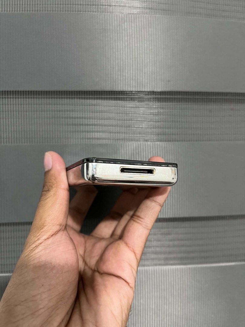 Ipod classic 5.5 (Category: Portable Music Players) located in Quezon City. Submitted by all_about_retro (Listing ID 1466465270, Image 3). Description: Ipod classic 5.5 80gb Good battery Hdd 80% life Good lcd may dead pixel lang pero kayang himasin yan Unit only Pickup.