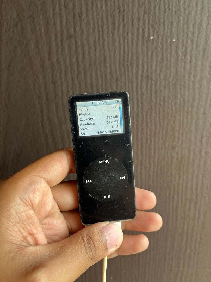 Ipod nano 1st gen (Category: Portable Music Players) located in Quezon City. Submitted by all_about_retro (Listing ID 1466461182, Image 1). Description: Ipod nano 1st gen 1gb Good lcd Good clickwheel Cosmetic 7.5/10 Issue: dead battery Good for parts or repair Pickup.