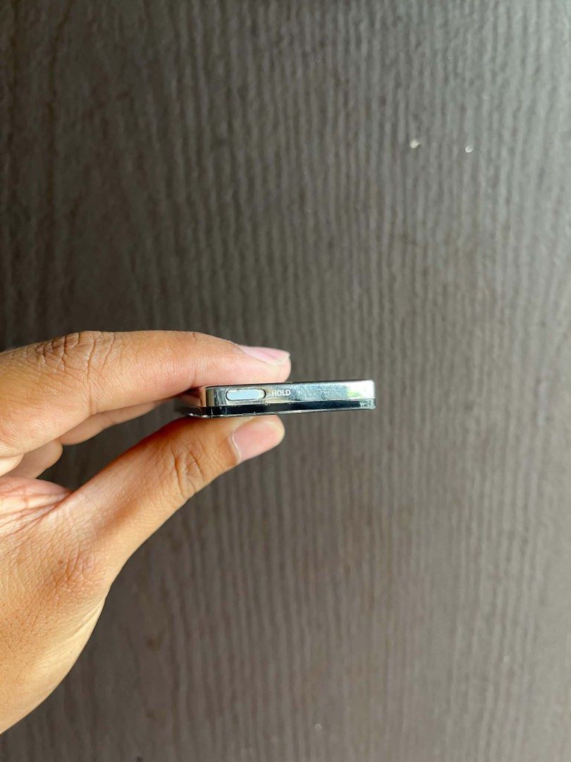 Ipod nano 1st gen (Category: Portable Music Players) located in Quezon City. Submitted by all_about_retro (Listing ID 1466461182, Image 3). Description: Ipod nano 1st gen 1gb Good lcd Good clickwheel Cosmetic 7.5/10 Issue: dead battery Good for parts or repair Pickup.