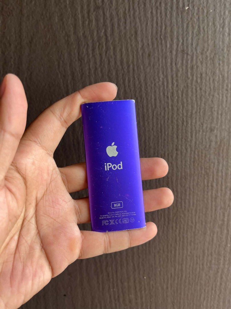 Ipod nano 4th gen (Category: Portable Music Players) located in Quezon City. Submitted by all_about_retro (Listing ID 1466460647, Image 2). Description: Ipod nano 4th gen 8gb Good lcd Good clickwheel Cosmetic 8.5/10 Issue dead battery Good for parts or repair Pickup.