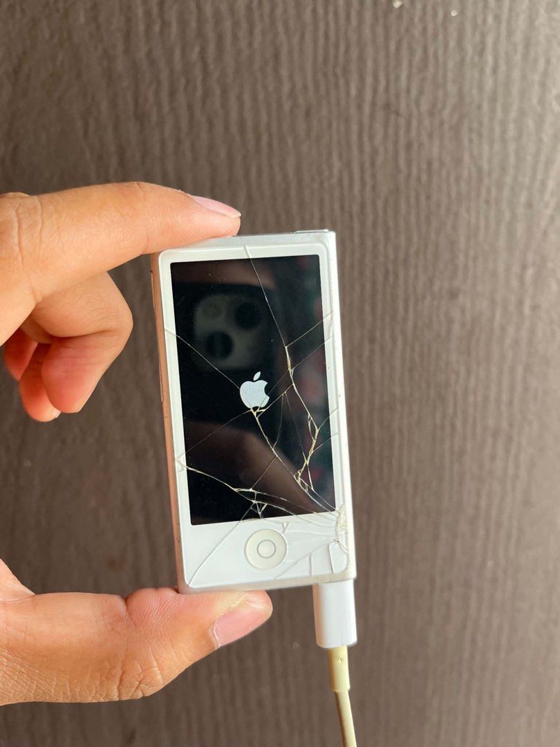 Ipod nano 7th gen (Category: Portable Music Players) located in Quezon City. Submitted by all_about_retro (Listing ID 1466463731, Image 1). Description: Ipod nano 7th gen 16gb Good buttons Good lcd malinis pa, basag lang touchscreen pero na ttouch pa ren Minsan nag ddisplay minsan haggang apple logo lang Issue: dead battery, basag touchscreen Good for parts or repair Pickup.