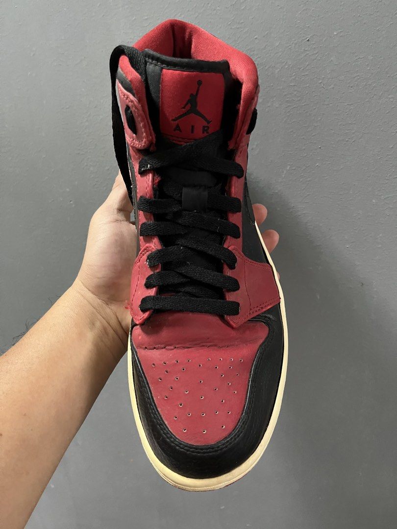 J1 jordan shoes (Category: Sneakers) located in Dipolog. Submitted by jaydichos (Listing ID 1459211142, Image 2). Description: - Classic Air Jordan 1 High-tops - Iconic red and black colorway - Black laces - White soles with red trim - Essential for any sneaker collection - Great for everyday casual wear.