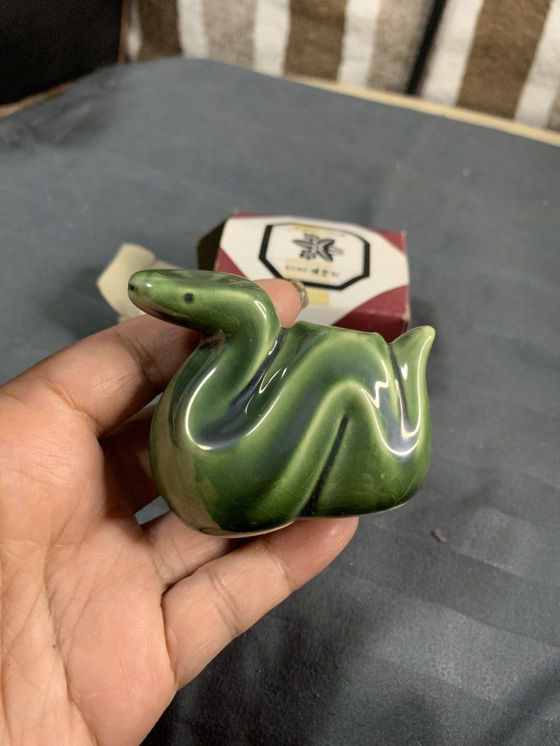 Japan ceramic small display (Category: Other Home Decor) located in Cabanatuan. Submitted by mjluxxejapan (Listing ID 1466484763, Image 1). Description: Fixed price .pwede lagayan toothpick bnew nka BOx .ceramic material.small display only .