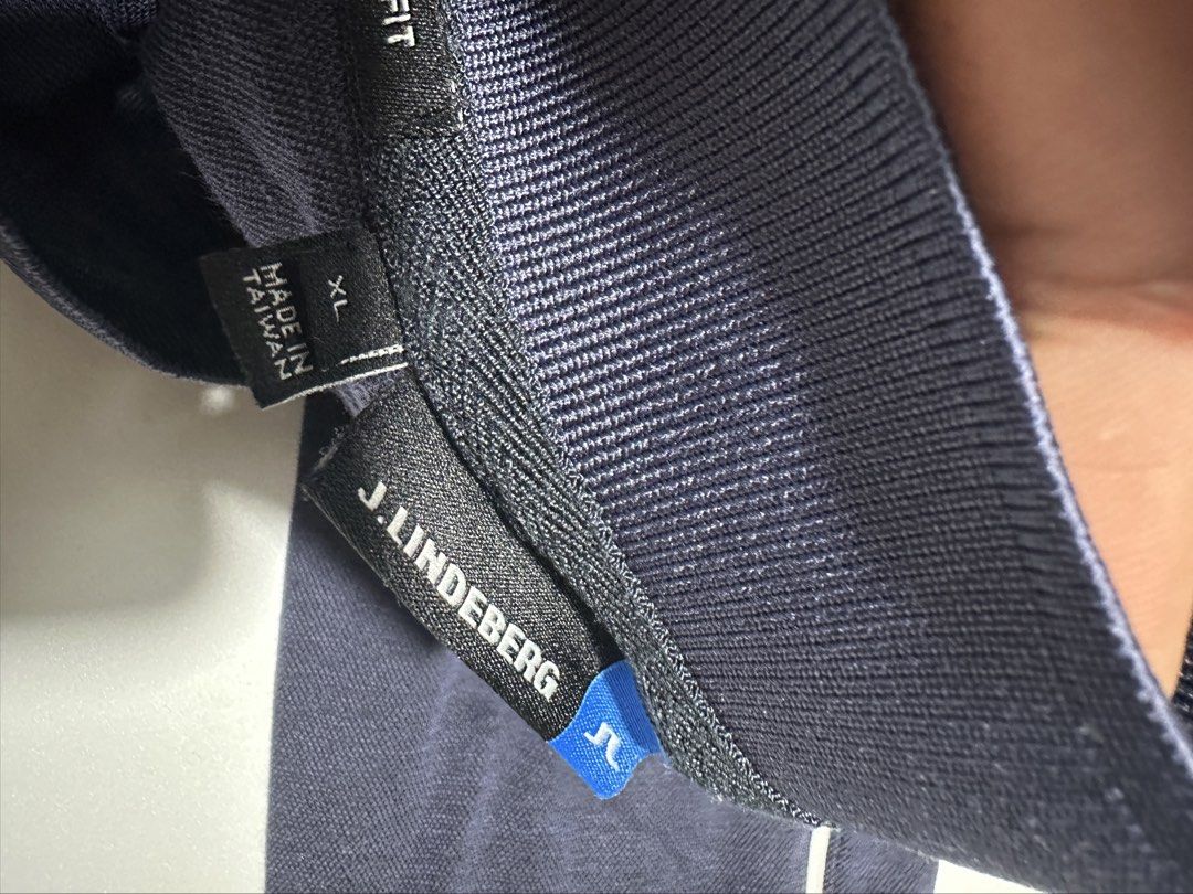 j.lindeberg (Category: Activewear) located in Valenzuela. Submitted by wytepicks (Listing ID 1466466052, Image 3). Description: J. Lindeberg Longsleeve Good Condition Size XL 1k only.