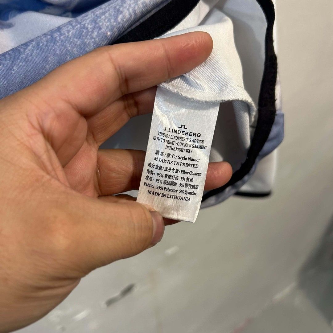j.lindeberg Jarvis Midlayer Jacket (Category: Coats, Jackets and Outerwear) located in Quezon City. Submitted by streetwearandluxph (Listing ID 1466560342, Image 3). Description: J.lindeberg Jarvis Midlayer Jacket.
