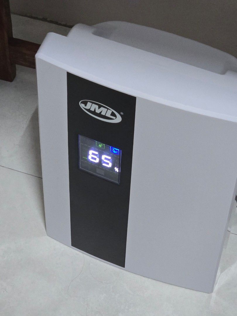 JML Dehumidifier with LED Display (Category: Air Purifiers & Dehumidifiers) located in Manila. Submitted by goldendragon-a042 (Listing ID 1466461503, Image 2). Description: - Brand/Model: JML Electric Dehumidifier + Purifier - Additional Features: Purifier - Condition: Clean, well-maintained, and works perfectly for keeping rooms dry and fresh - Bought last September 2026.