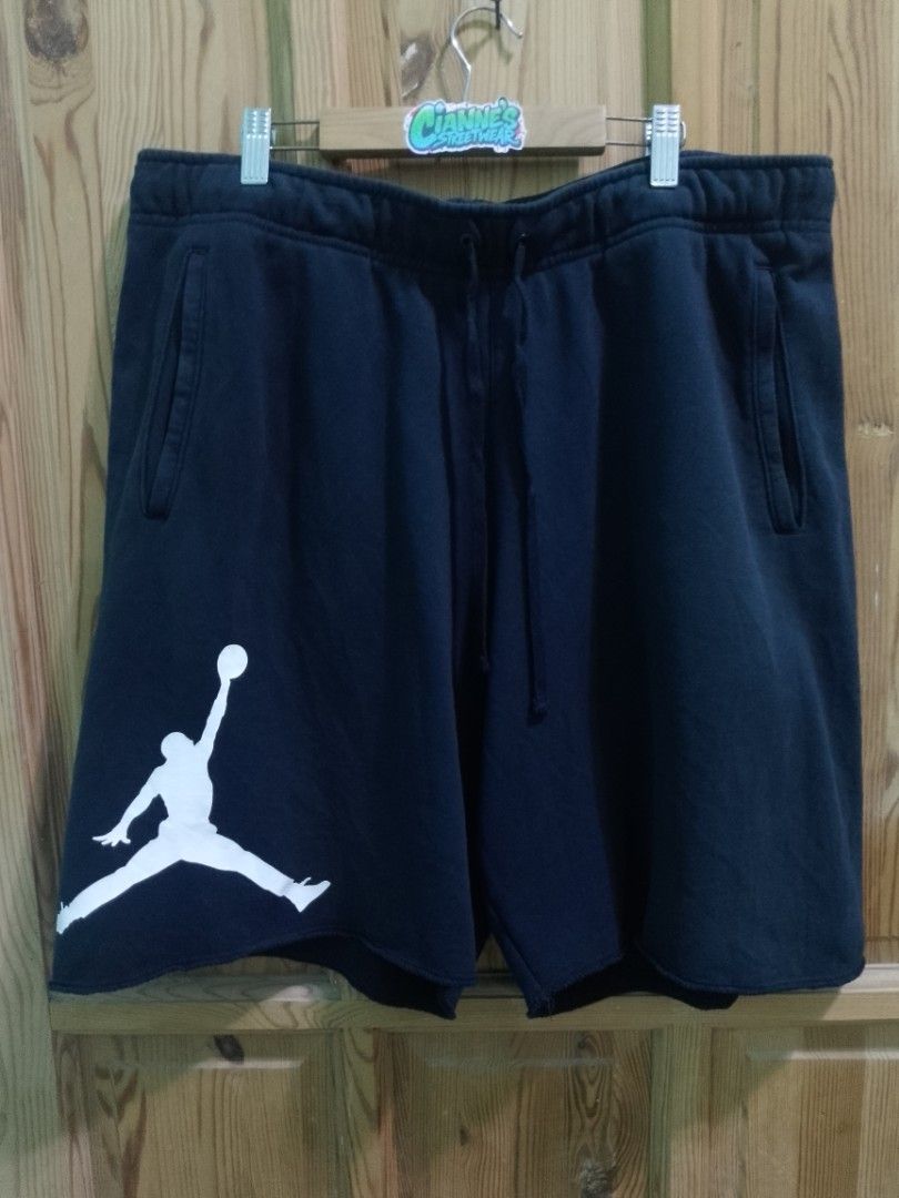 Jordan (Category: Activewear) located in Manila. Submitted by kennethgup36225 (Listing ID 1466397778, Image 2). Description: Jordan HBR Big Logo Size : 3XL Heavy Cotton ‎Dimentions ‎Waist : 36-40 ‎Length: 22 ‎Excellent Condition ‎Color Rate: 9/10 ‎Issue: ‎ ‎Claim Prize:1300 shipped ‎ ‎Unli Vouch & Open For Videocall ‎Mode Of Payment(MOP) ‎-Gcash ‎-Maya ‎-Maribank ‎ ‎📍Bacoor,Cavite.