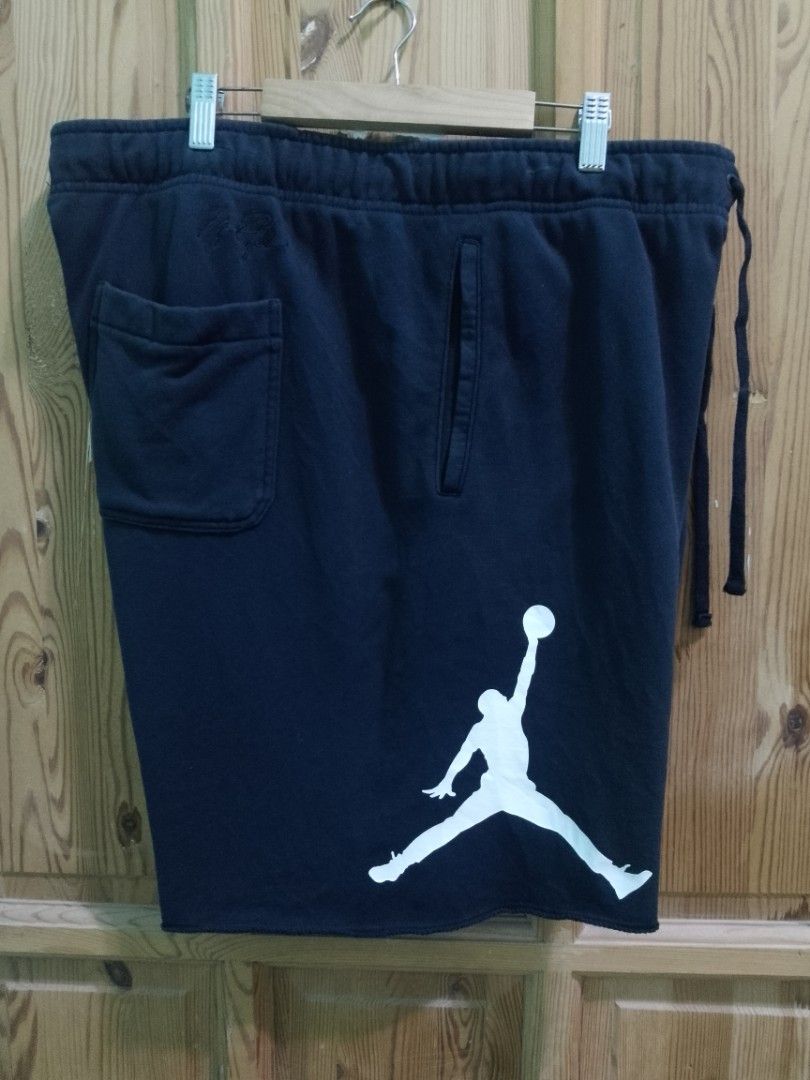 Jordan (Category: Activewear) located in Manila. Submitted by kennethgup36225 (Listing ID 1466397778, Image 1). Description: Jordan HBR Big Logo Size : 3XL Heavy Cotton ‎Dimentions ‎Waist : 36-40 ‎Length: 22 ‎Excellent Condition ‎Color Rate: 9/10 ‎Issue: ‎ ‎Claim Prize:1300 shipped ‎ ‎Unli Vouch & Open For Videocall ‎Mode Of Payment(MOP) ‎-Gcash ‎-Maya ‎-Maribank ‎ ‎📍Bacoor,Cavite.
