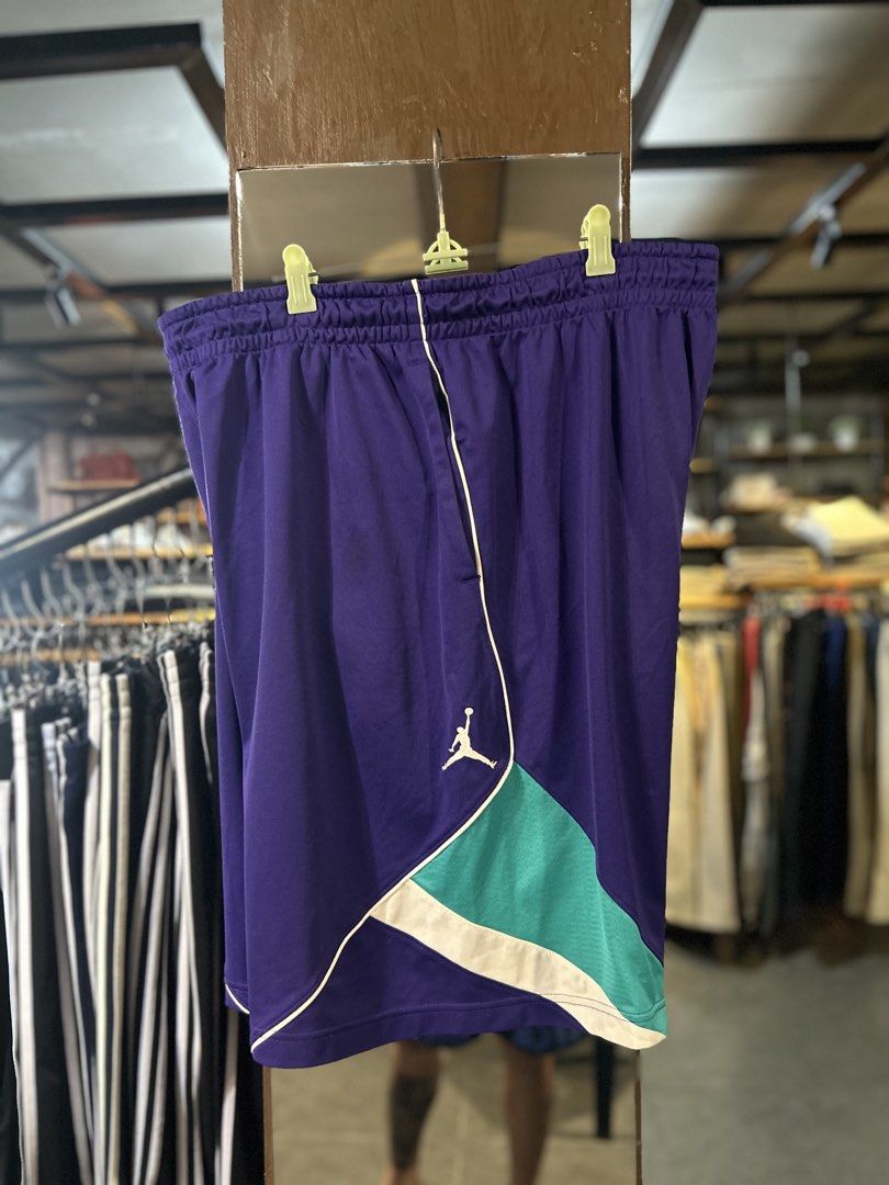 Jordan (Category: Shorts) located in Mabalacat. Submitted by johnchanfinds (Listing ID 1466481541, Image 1). Description: Excellent Size XL waist 36-38 Length 24 Color rate 9.5/10 Issue: medyo loose na garter .