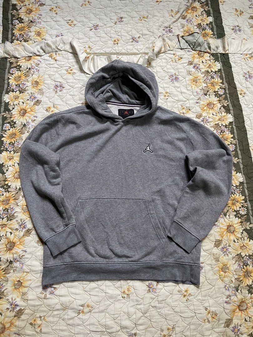 JORDAN (Category: Hoodies) located in Salug. Submitted by bagdoi_finds (Listing ID 1466496475, Image 1). Description: .