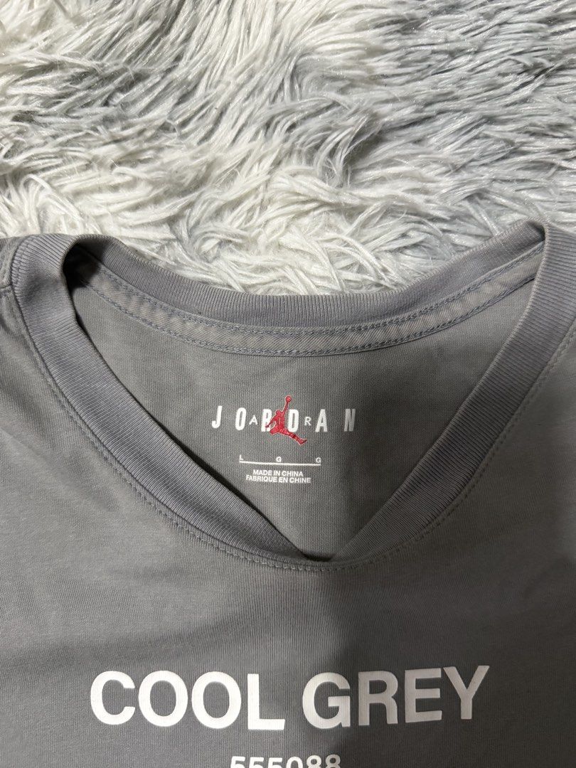 Jordan cool grey (Category: Tshirts & Polo Shirts ) located in Cavite. Submitted by timsiojo (Listing ID 1466377820, Image 3). Description: Dimes L28W20.5 Good condition Issue last pic .